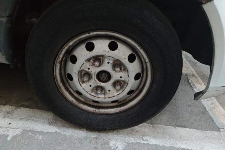 Used Foton Toano  Right Front Wheel Hub