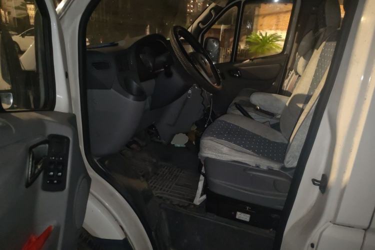 Used Foton Toano 2018 2.0T Short-Wheelbase Gasoline Short-Wheelbase 4G20TI2 Driver Seat