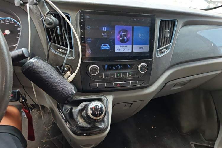 Used Foton Toano 2019 2.5T E Short Wheelbase 5/6-Seater 4J25TC3 Audio And AC Panel