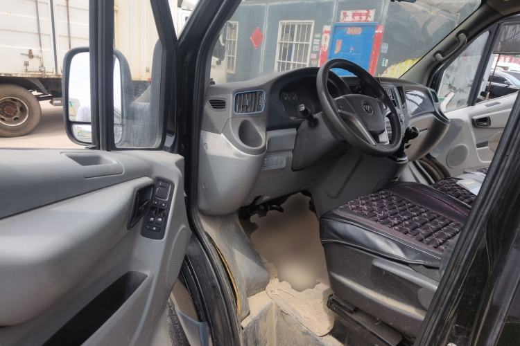 Used Foton Toano 2019 2.5T E7 (5.6 meters) 6-seater 4J25TC3 Driver Seat