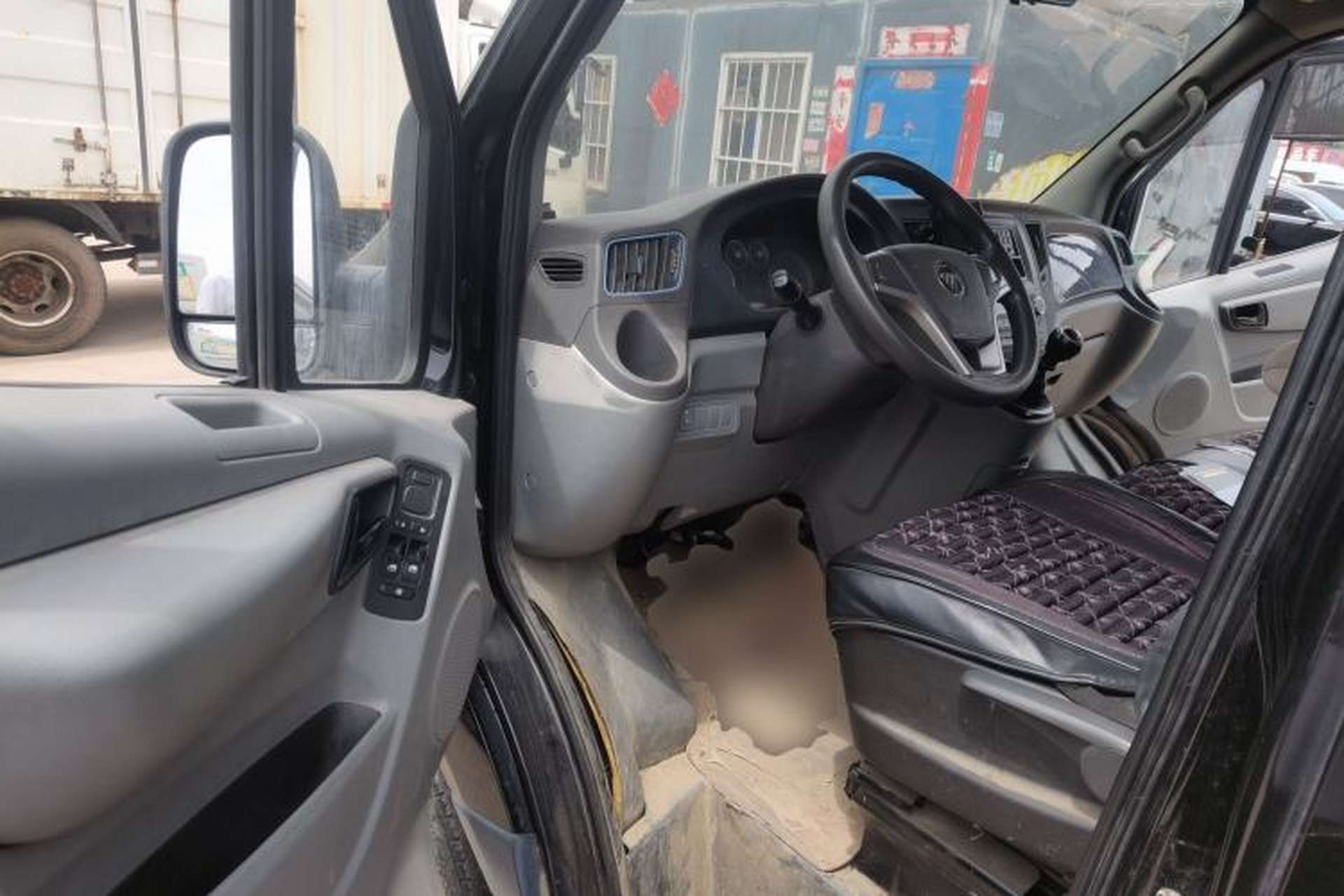 Used Foton Toano 2019 2.5T E7 (5.6 meters) 6-seater 4J25TC3 Driver Seat