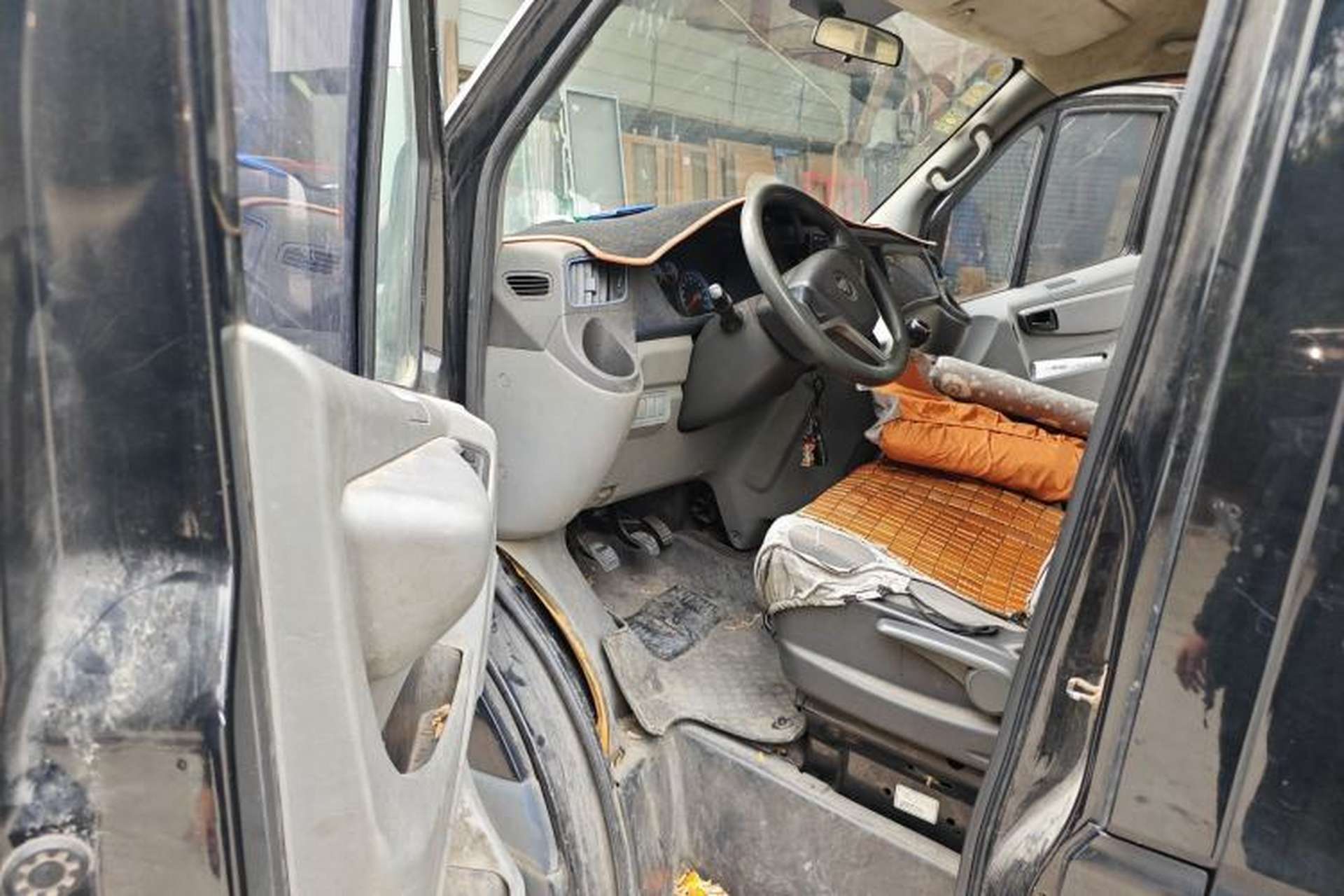Used Foton Toano 2019 2.5T E Short Wheelbase 5/6-Seater 4J25TC3 Driver Seat