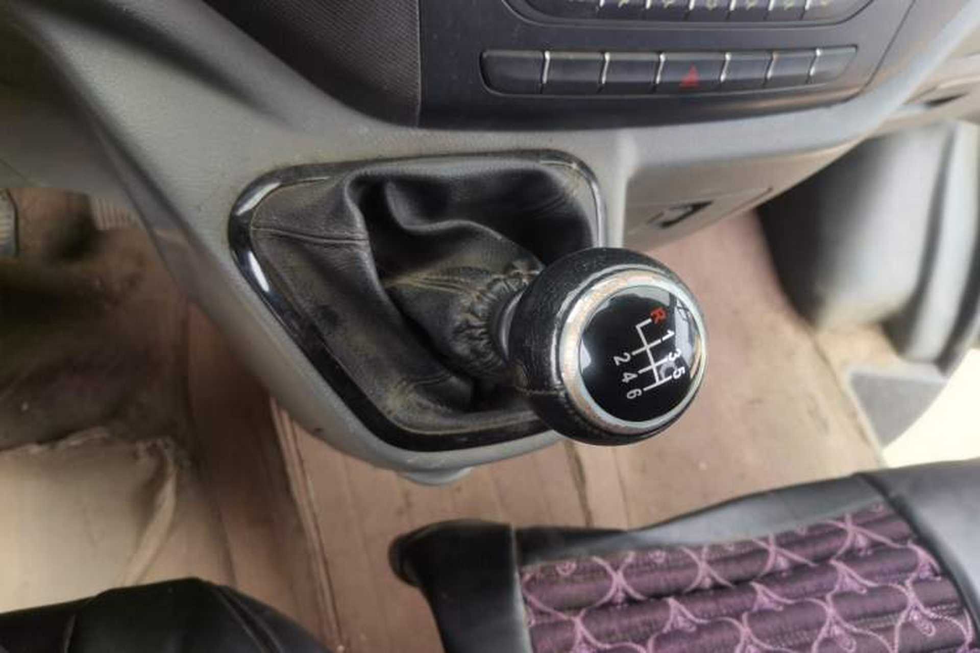 Used Foton Toano 2019 2.5T E7 (5.6 meters) 6-seater 4J25TC3 Gear Lever