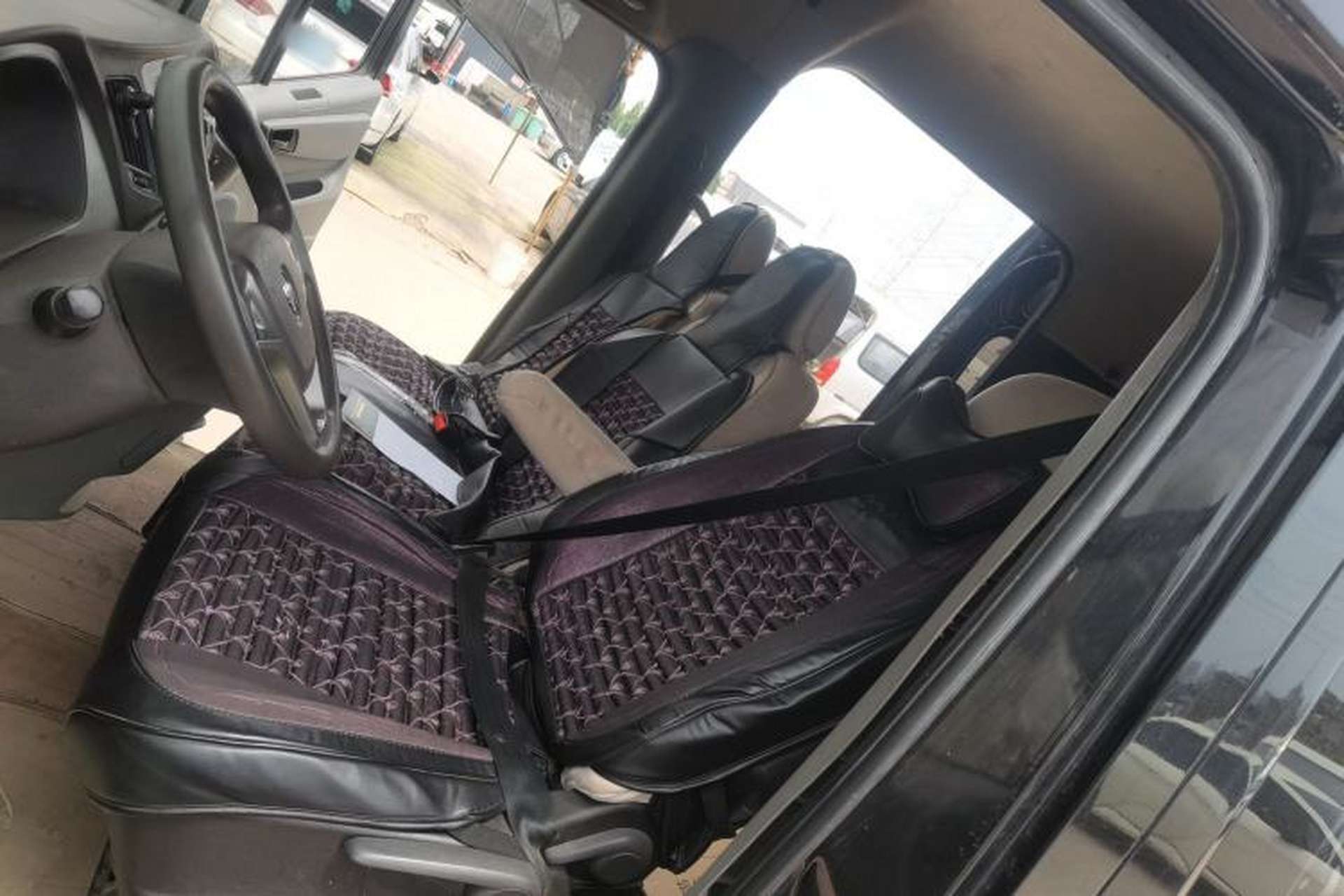 Used Foton Toano 2019 2.5T E7 (5.6 meters) 6-seater 4J25TC3 Left Front Seat
