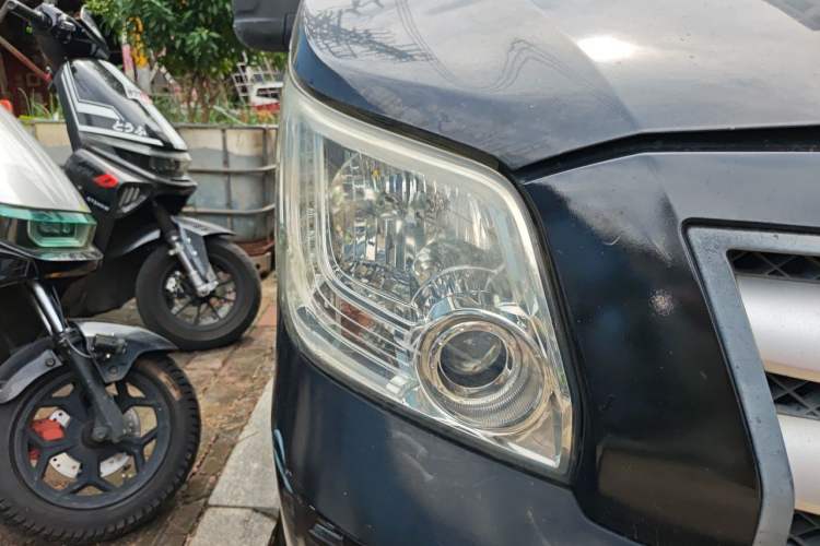 Used Foton Toano 2019 2.5T E Short Wheelbase 5/6-Seater 4J25TC3 Right Front Headlight