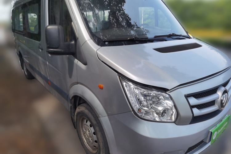 Used Foton Toano 2019 2.5T Extended-Wheelbase Mid-Roof 5-7 Seater 4J25TC3 Front Right 45 Deg