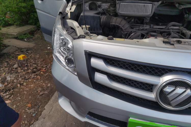 Used Foton Toano 2019 2.5T Extended-Wheelbase Mid-Roof 5-7 Seater 4J25TC3 Right Front Headlight