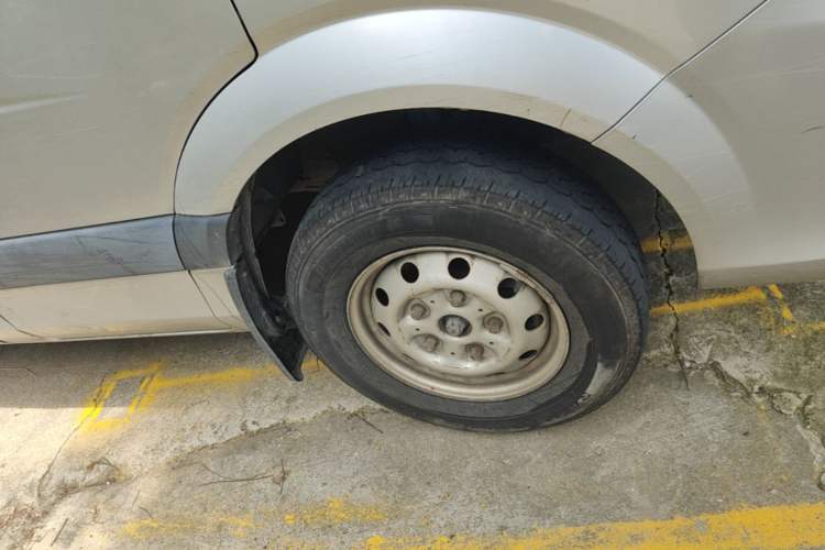 Used Foton Toano  Right Front Wheel Hub