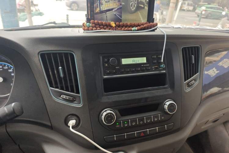 Used Foton Toano 2019 2.5T Flat-Top 5-Seater Open-Window 4J25TC3 Audio And AC Panel