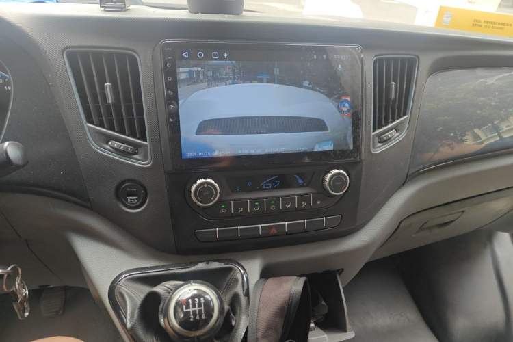 Used Foton Toano 2019 2.5T E7 (5.6 meters) 6-seater 4J25TC3 Audio And AC Panel