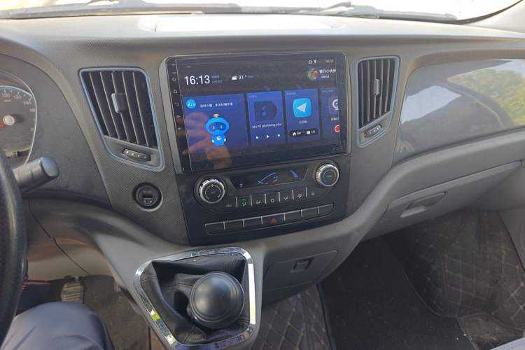 Used Foton Toano 2019 2.5T E Long Wheelbase 7-Seater 4J25TC3 Audio And AC Panel