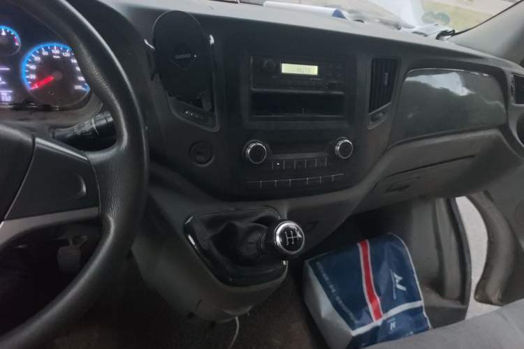 Used Foton Toano 2019 2.5T E Short Wheelbase 5/6-Seater 4J25TC3 Audio And AC Panel