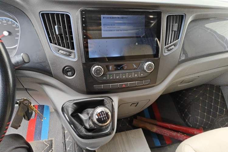 Used Foton Toano 2019 2.5T E7 (5.6 meters) 6-seater 4J25TC3 Audio And AC Panel
