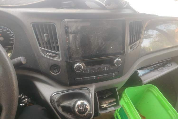 Used Foton Toano 2019 2.5T E Long Wheelbase 7-Seater 4J25TC3 Audio And AC Panel