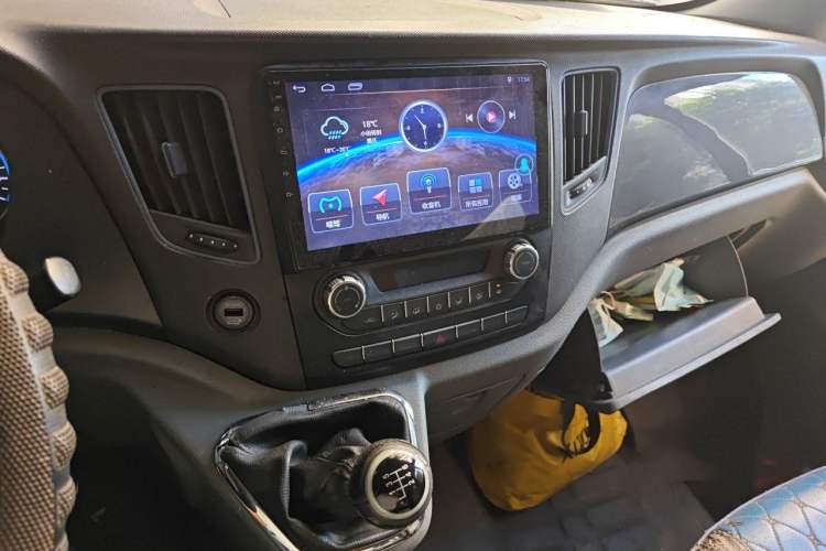 Used Foton Toano 2019 2.5T E Long Wheelbase 7-Seater 4J25TC3 Audio And AC Panel