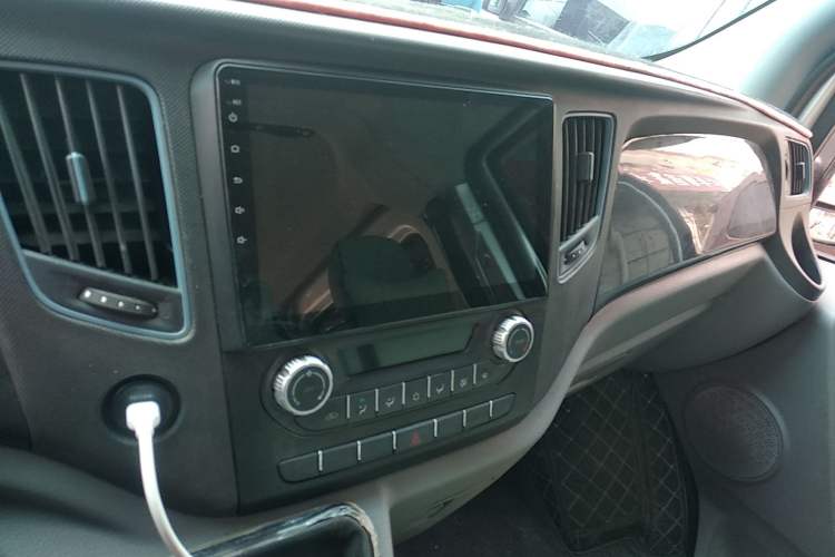 Used Foton Toano 2019 2.5T Multi-Function Short Wheelbase Flat Roof 5-7 Seater 4J25TC3 Audio And AC Panel