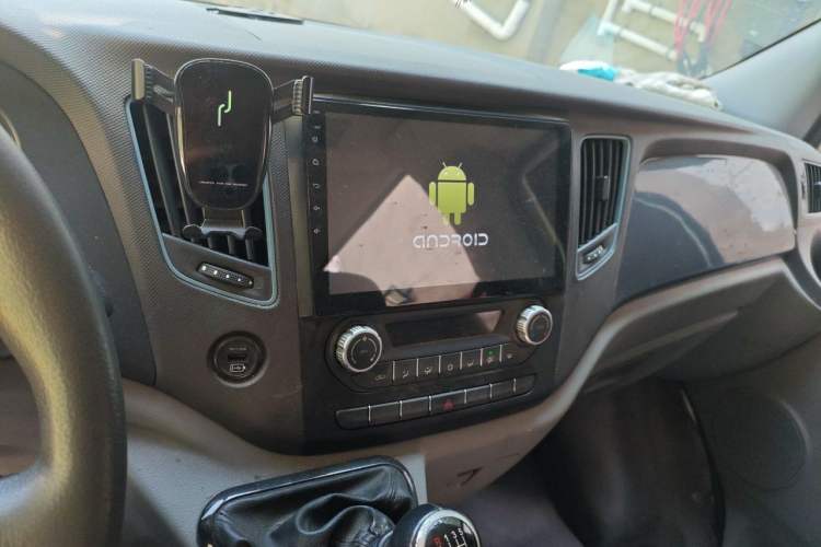 Used Foton Toano 2019 2.5T E Long Wheelbase 7-Seater 4J25TC3 Audio And AC Panel
