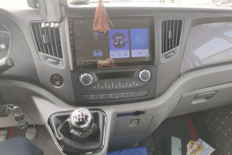 Used Foton Toano 2019 2.5T Flat-Top 5-Seater Open-Window 4J25TC3 Audio And AC Panel