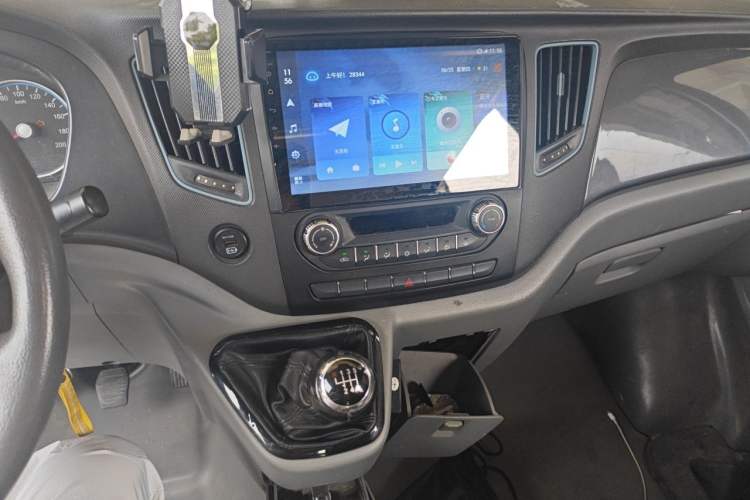 Used Foton Toano 2019 2.5T Multi-Function Long-Wheelbase Mid-Height 5-7 Seater 4J25TC3 Audio And AC Panel