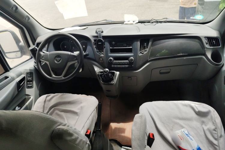 Used Foton Toano 2019 2.5T E Long Wheelbase 7-Seater 4J25TC3 Center Console
