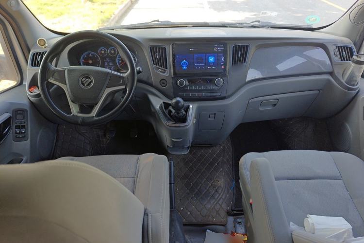 Used Foton Toano 2019 2.5T E Long Wheelbase 7-Seater 4J25TC3 Center Console