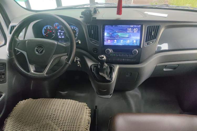 Used Foton Toano 2019 2.5T Flat-Top 5-Seater Open-Window 4J25TC3 Center Console