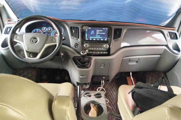 Used Foton Toano 2019 2.5T Business Edition Extended Wheelbase 9-Seater 4J25TC3 Center Console