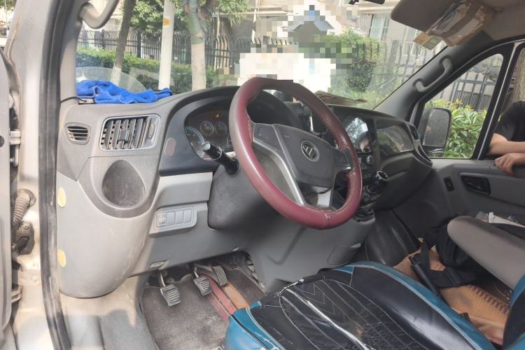 Used Foton Toano 2019 2.5T Mid-Height 4J25TC3 Center Console