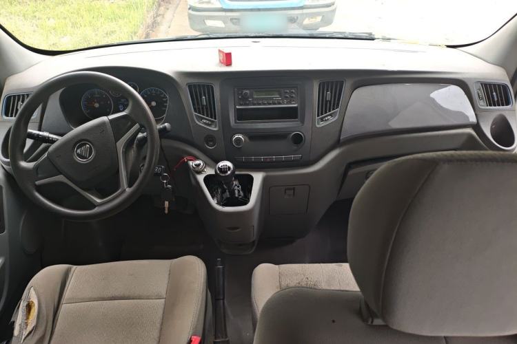 Used Foton Toano 2019 2.5T E Short Wheelbase 5/6-Seater 4J25TC3 Center Console