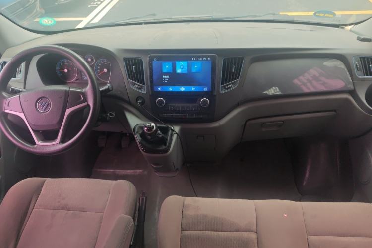 Used Foton Toano 2019 2.5T E Short Wheelbase 5/6-Seater 4J25TC3 Center Console