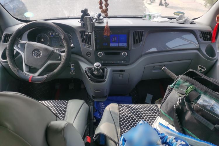 Used Foton Toano 2019 2.5T Flat-Top 5-Seater Open-Window 4J25TC3 Center Console