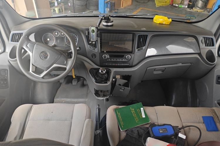 Used Foton Toano 2019 2.5T Multi-Function Long-Wheelbase Mid-Height 5-7 Seater 4J25TC3 Center Console