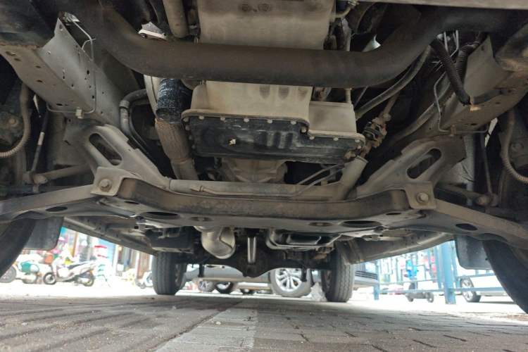 Used Foton Toano 2019 2.5T Flat-Top 5-Seater Open-Window 4J25TC3 Chassis Front