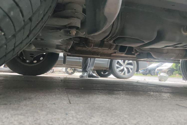 Used Foton Toano 2019 2.5T Flat-Top 5-Seater Open-Window 4J25TC3 Chassis Front Left