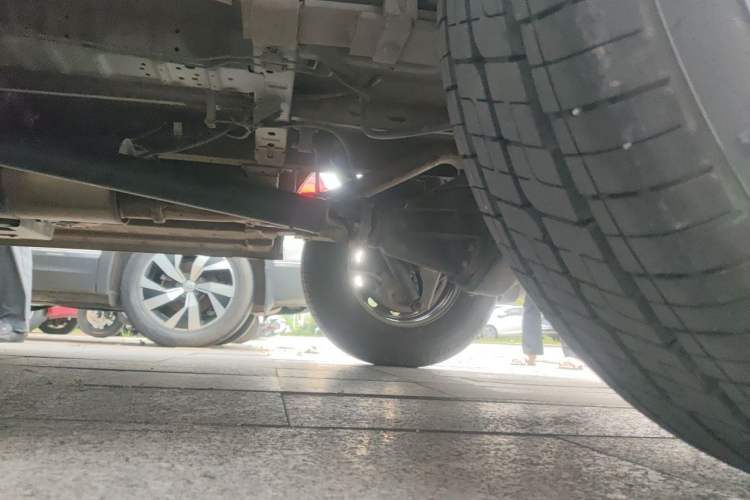 Used Foton Toano 2019 2.5T Flat-Top 5-Seater Open-Window 4J25TC3 Chassis Rear Left