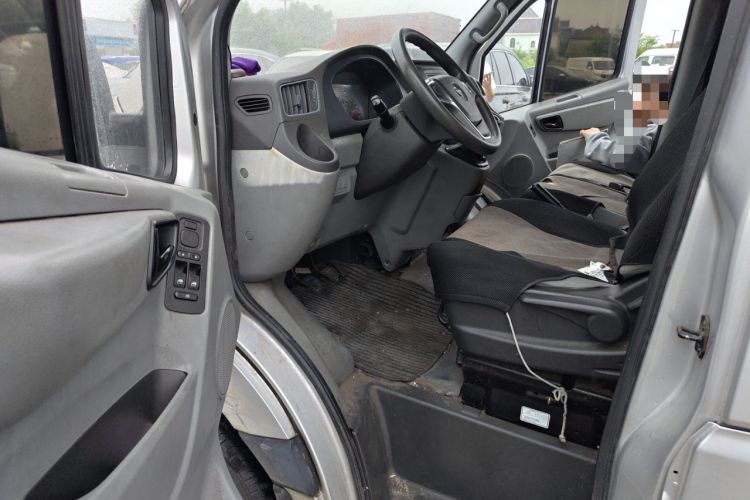 Used Foton Toano 2019 2.5T Multi-Function Long-Wheelbase Mid-Height 5-7 Seater 4J25TC3 Driver Seat