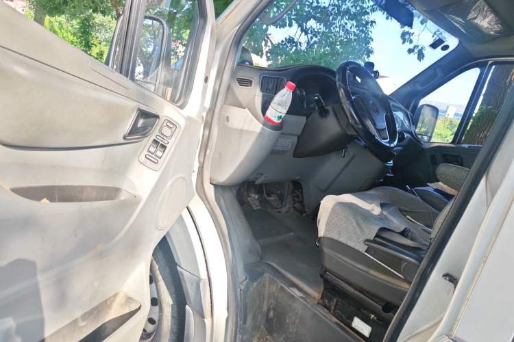 Used Foton Toano 2019 2.5T Multi-Function Long-Wheelbase Mid-Height 5-7 Seater 4J25TC3 Driver Seat