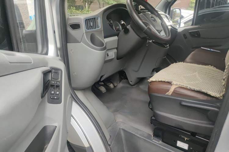 Used Foton Toano 2019 2.5T Flat-Top 5-Seater Open-Window 4J25TC3 Driver Seat