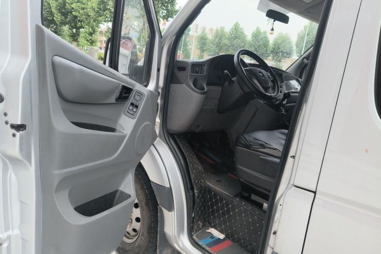 Used Foton Toano 2019 2.5T E Long Wheelbase 7-Seater 4J25TC3 Driver Seat