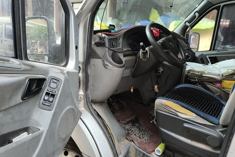 Used Foton Toano 2019 2.5T E Short Wheelbase 5/6-Seater 4J25TC3 Driver Seat