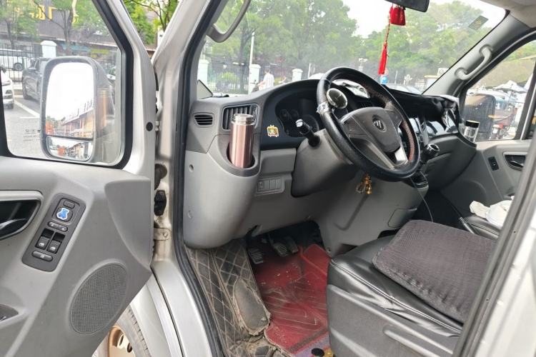 Used Foton Toano 2019 2.5T E7 (5.6 meters) 6-seater 4J25TC3 Driver Seat