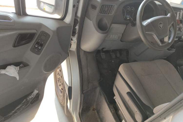 Used Foton Toano 2019 2.5T E Long Wheelbase 7-Seater 4J25TC3 Driver Seat