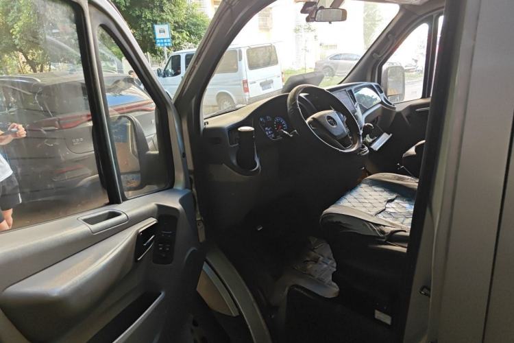 Used Foton Toano 2019 2.5T E Long Wheelbase 7-Seater 4J25TC3 Driver Seat
