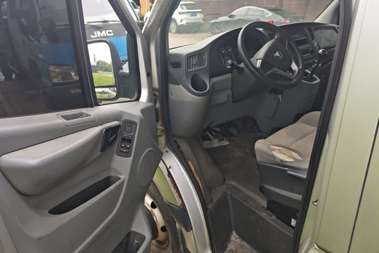 Used Foton Toano 2019 2.5T E Short Wheelbase 5/6-Seater 4J25TC3 Driver Seat