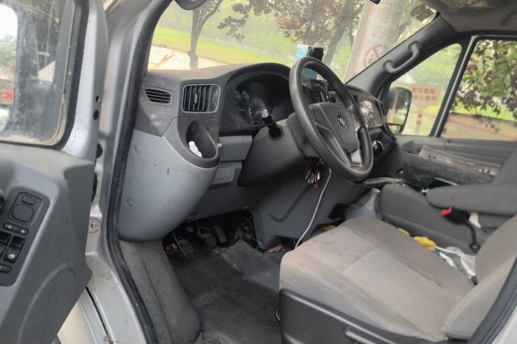 Used Foton Toano 2019 2.5T Multi-Function Long-Wheelbase Mid-Height 5-7 Seater 4J25TC3 Driver Seat