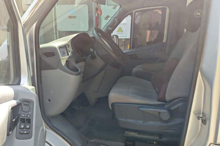 Used Foton Toano 2019 2.5T E Long Wheelbase 7-Seater 4J25TC3 Driver Seat