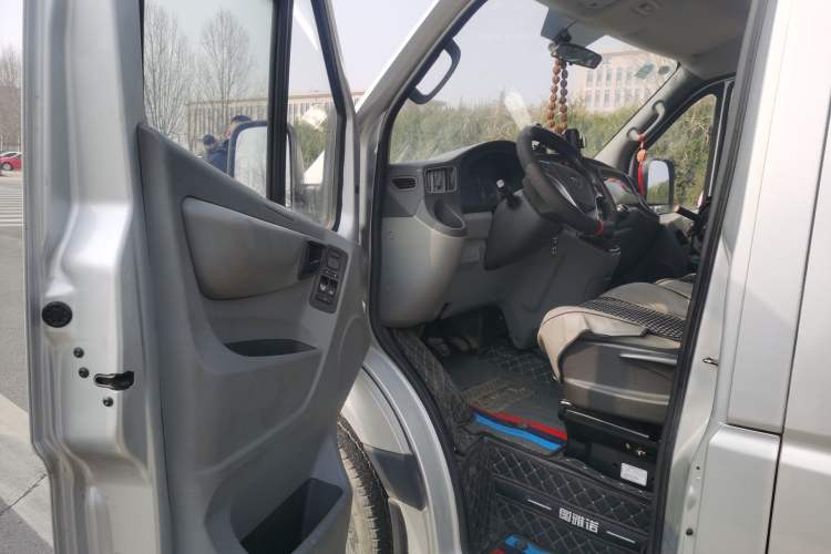 Used Foton Toano 2019 2.5T Flat-Top 5-Seater Open-Window 4J25TC3 Driver Seat