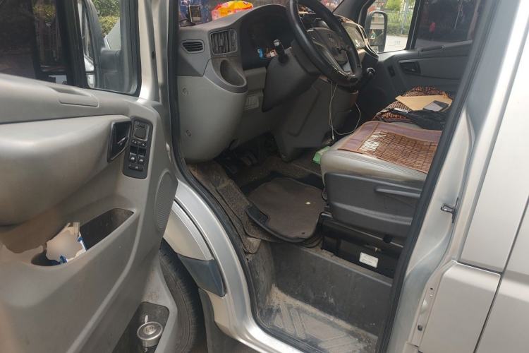 Used Foton Toano 2019 2.5T E Long Wheelbase 7-Seater 4J25TC3 Driver Seat