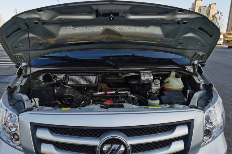 Used Foton Toano 2019 2.5T Flat-Top 5-Seater Open-Window 4J25TC3 Engine Bay