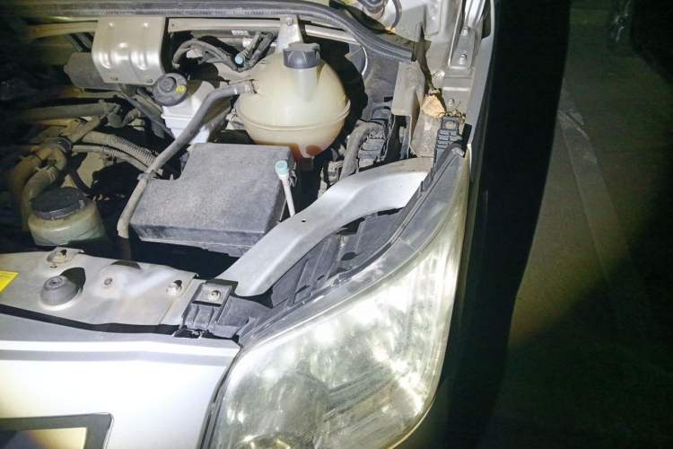 Used Foton Toano  Engine Bay Left